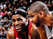 金年会-包含詹姆斯巅峰对决，阿扎伦卡与90激战MAD分钟，关键助攻胜负难料！的词条