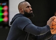 金年会体育-詹姆斯在快船比赛中回归赛场，高光表现引发热议！的简单介绍