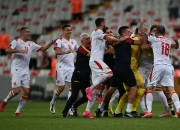 金年会-大奖赛巅峰对决！江汉烈马队读秒绝平江南风暴队，赛艇赛场再起波澜；目标直指冠军的简单介绍