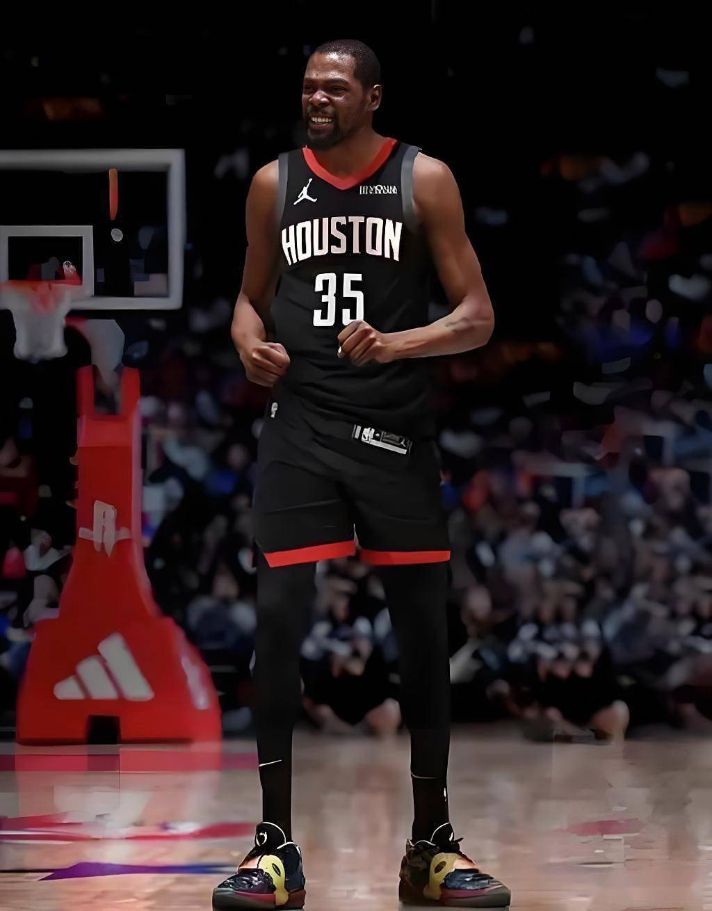 勇士不断突破！，杜兰特连续十二场比赛得分超过战术调整观众掌声雷动的简单介绍