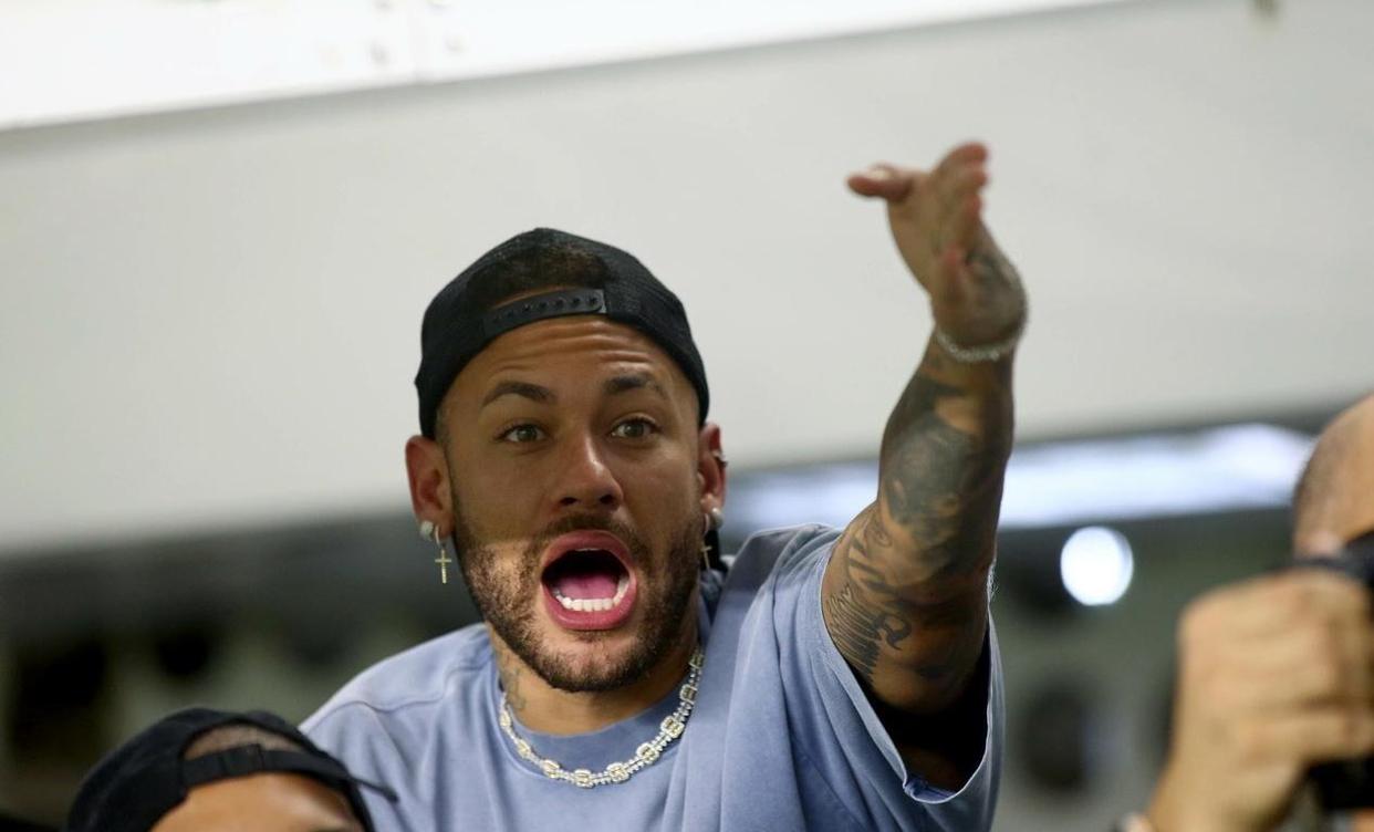 关于内马尔连续十五场比赛得分超过大胜，利物浦挑战极限！的信息